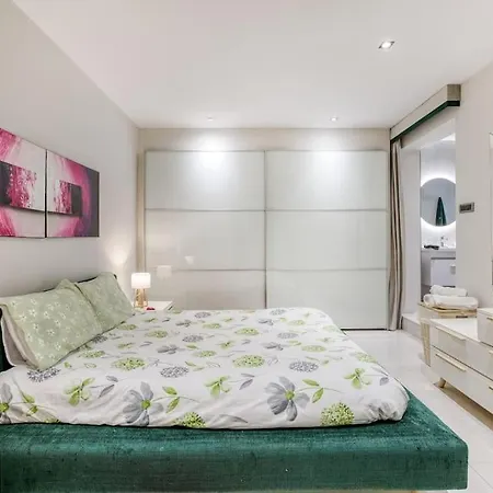 Апартаменты Modern 3br With Private Yard & Bbq By 360 Estates San Gwann