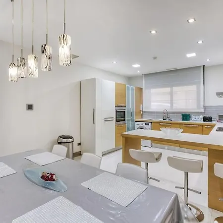 Modern 3br With Private Yard & Bbq By 360 Estates *