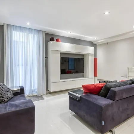 شقة Modern 3br With Private Yard & Bbq By 360 Estates
